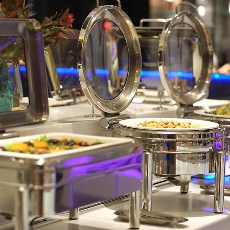 Bizotel Premier Hotel & Residence Бангкок Екстер'єр фото