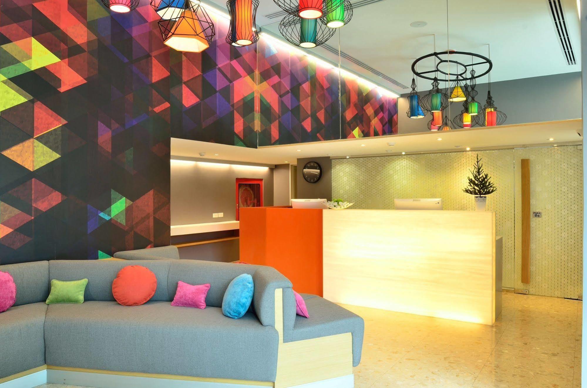 Bizotel Premier Hotel & Residence Бангкок Екстер'єр фото